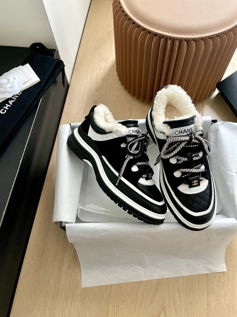 Ch**el sneakers